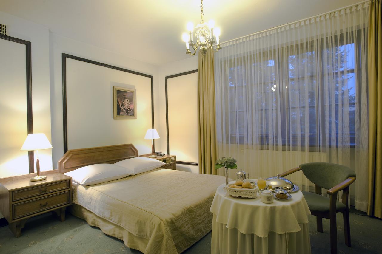 Hotel "Zajazd Napoleonski" วอร์ซอ ห้อง รูปภาพ