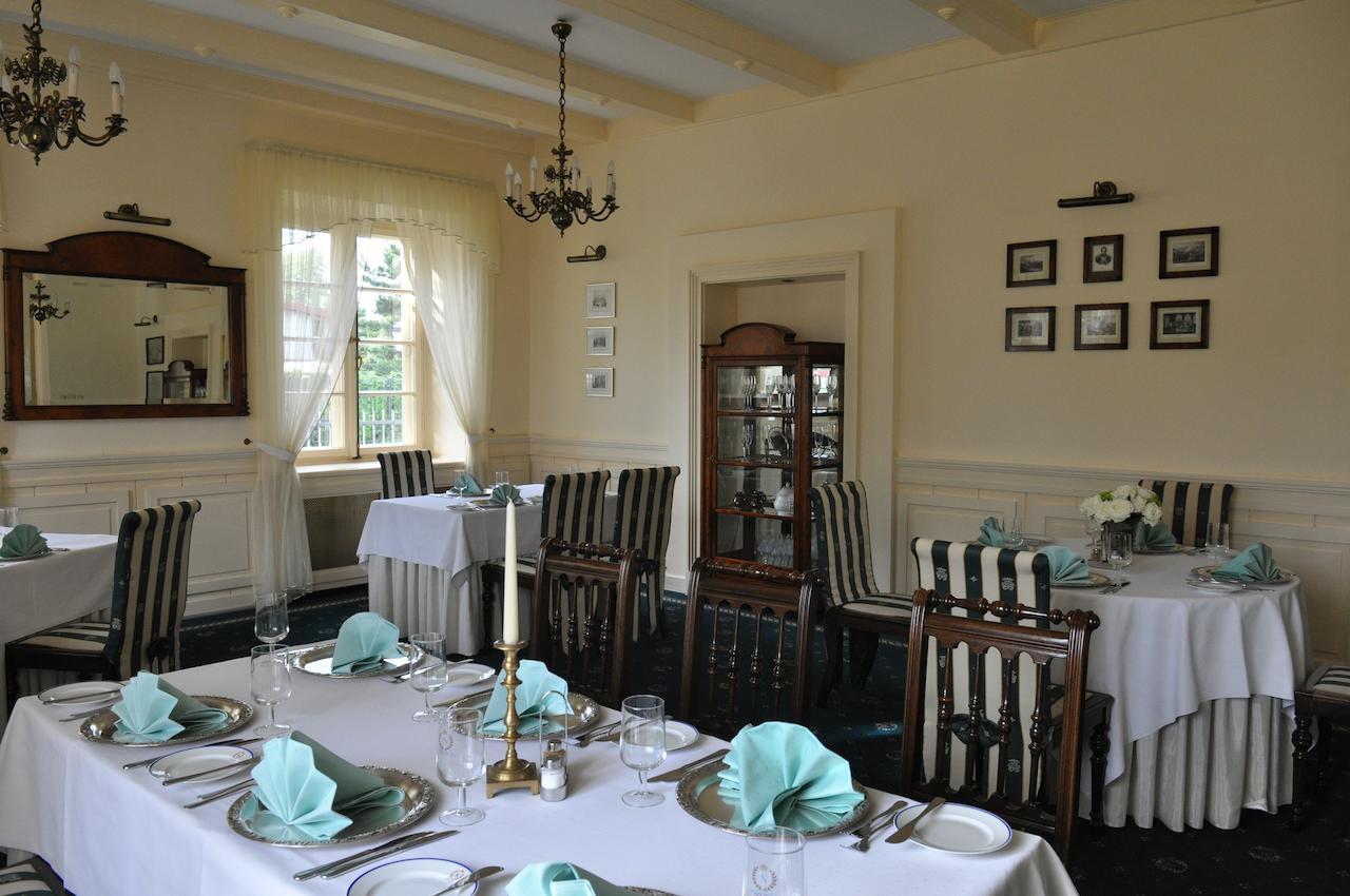 Hotel "Zajazd Napoleonski" วอร์ซอ ภายนอก รูปภาพ