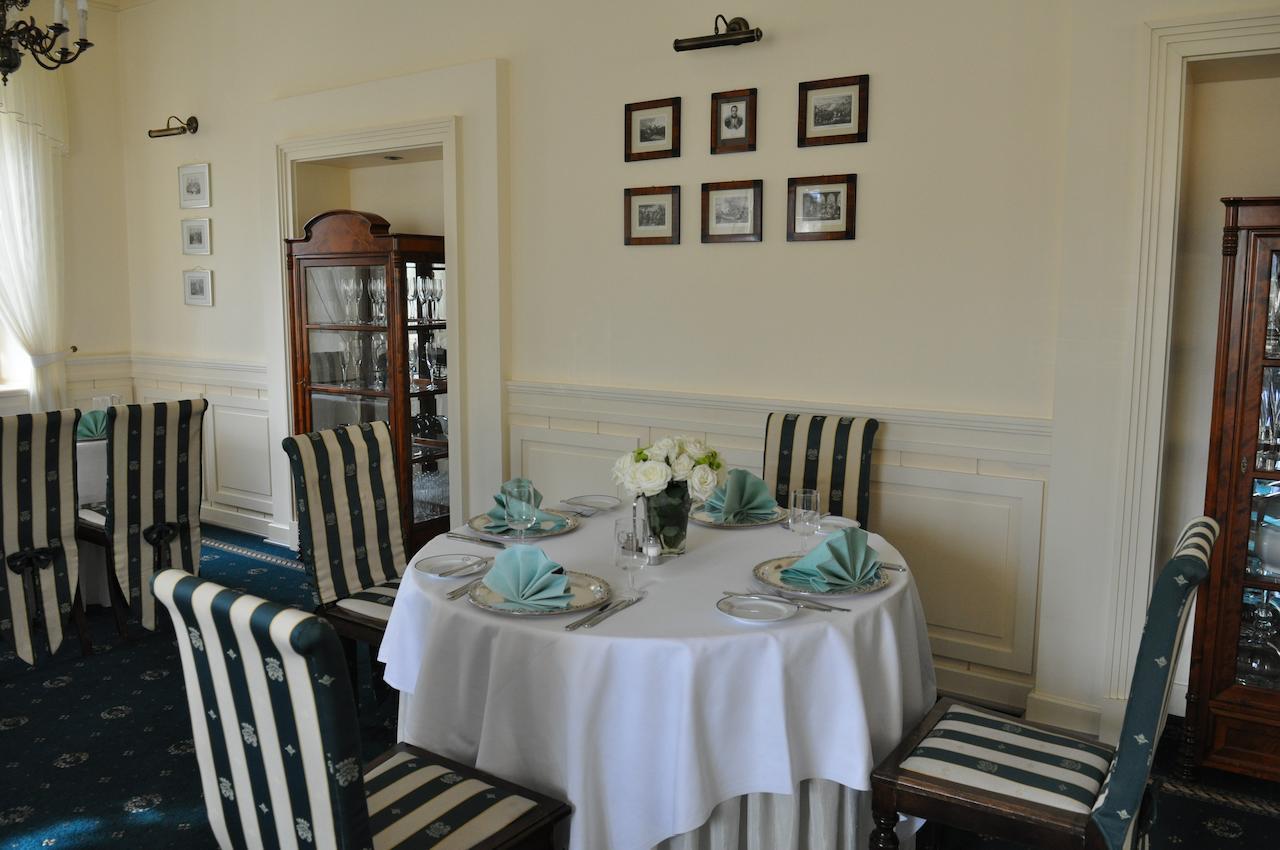 Hotel "Zajazd Napoleonski" วอร์ซอ ภายนอก รูปภาพ