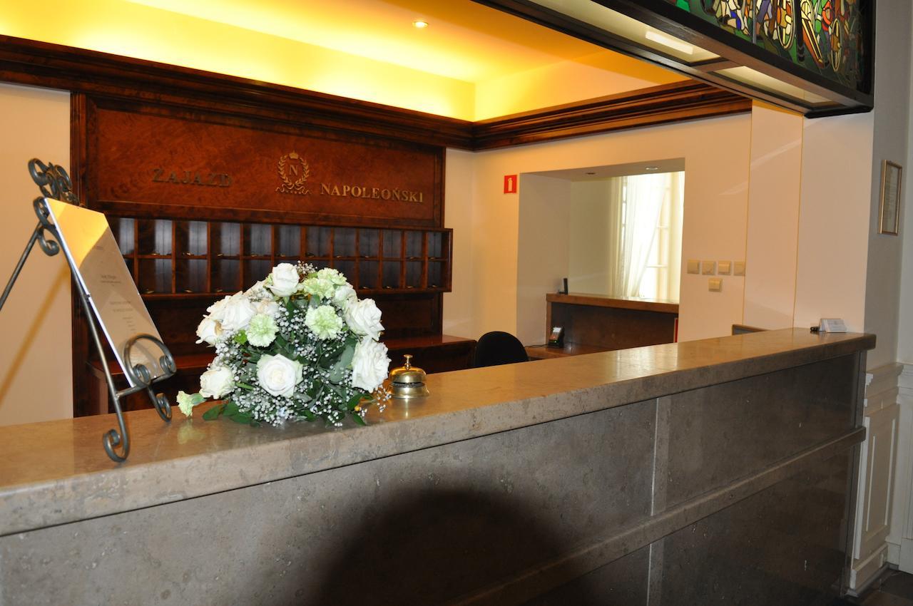Hotel "Zajazd Napoleonski" วอร์ซอ ภายนอก รูปภาพ