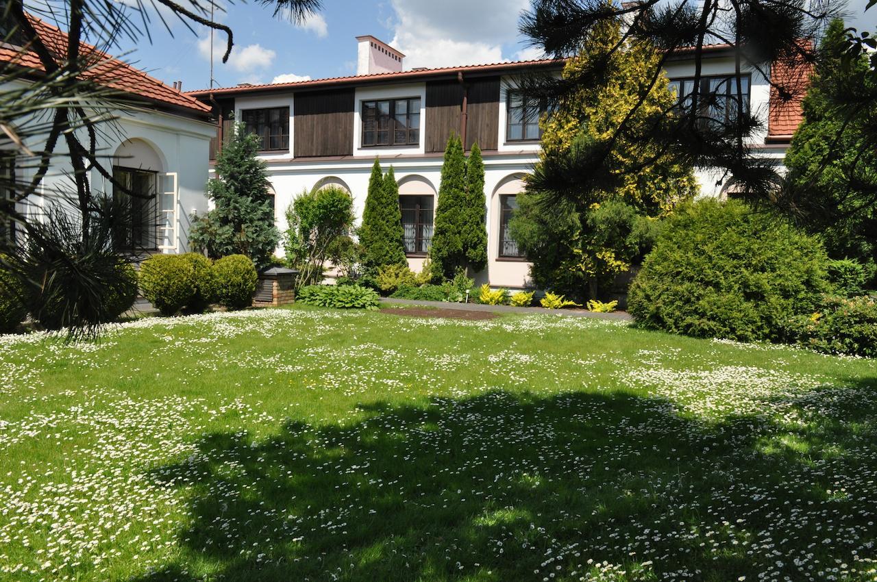 Hotel "Zajazd Napoleonski" วอร์ซอ ภายนอก รูปภาพ