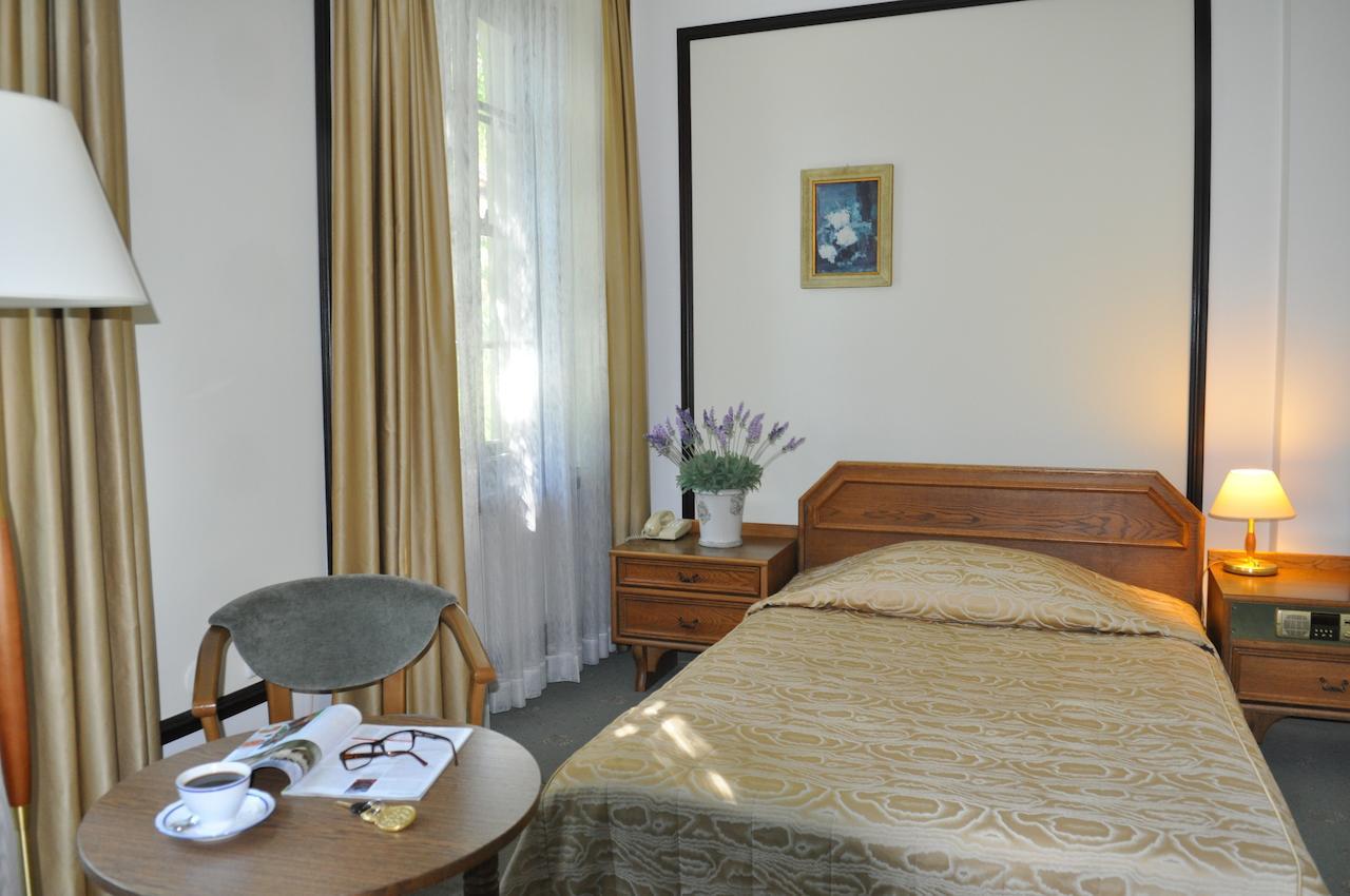 Hotel "Zajazd Napoleonski" วอร์ซอ ห้อง รูปภาพ