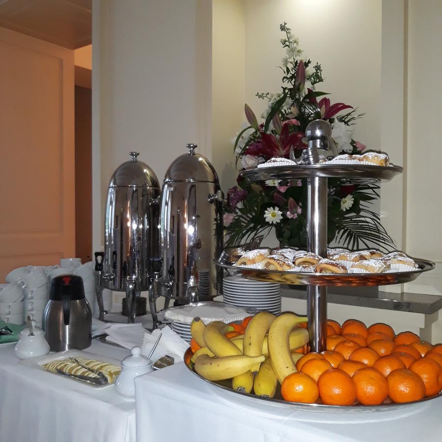 Hotel "Zajazd Napoleonski" วอร์ซอ ภายนอก รูปภาพ